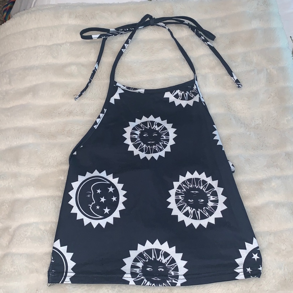 Adorable strapless crop top (S)